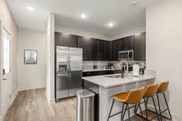 2833 Mac Pherson A
