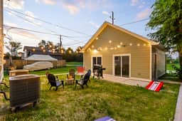 2833 Mac Pherson A/B