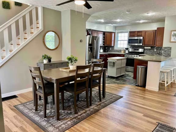 6765 Riverview Dr.